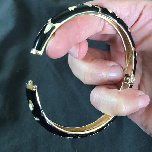 Black/cream gold enamel bracelet - Picture 5 of 6
